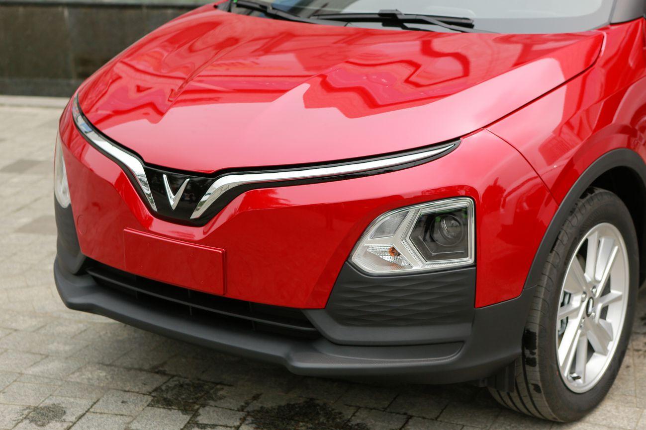phần đầu xe hơi vf5 màu đỏ
