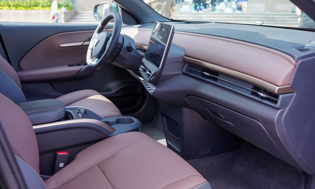 khoang ghế lái xe hơi vinfast vf6