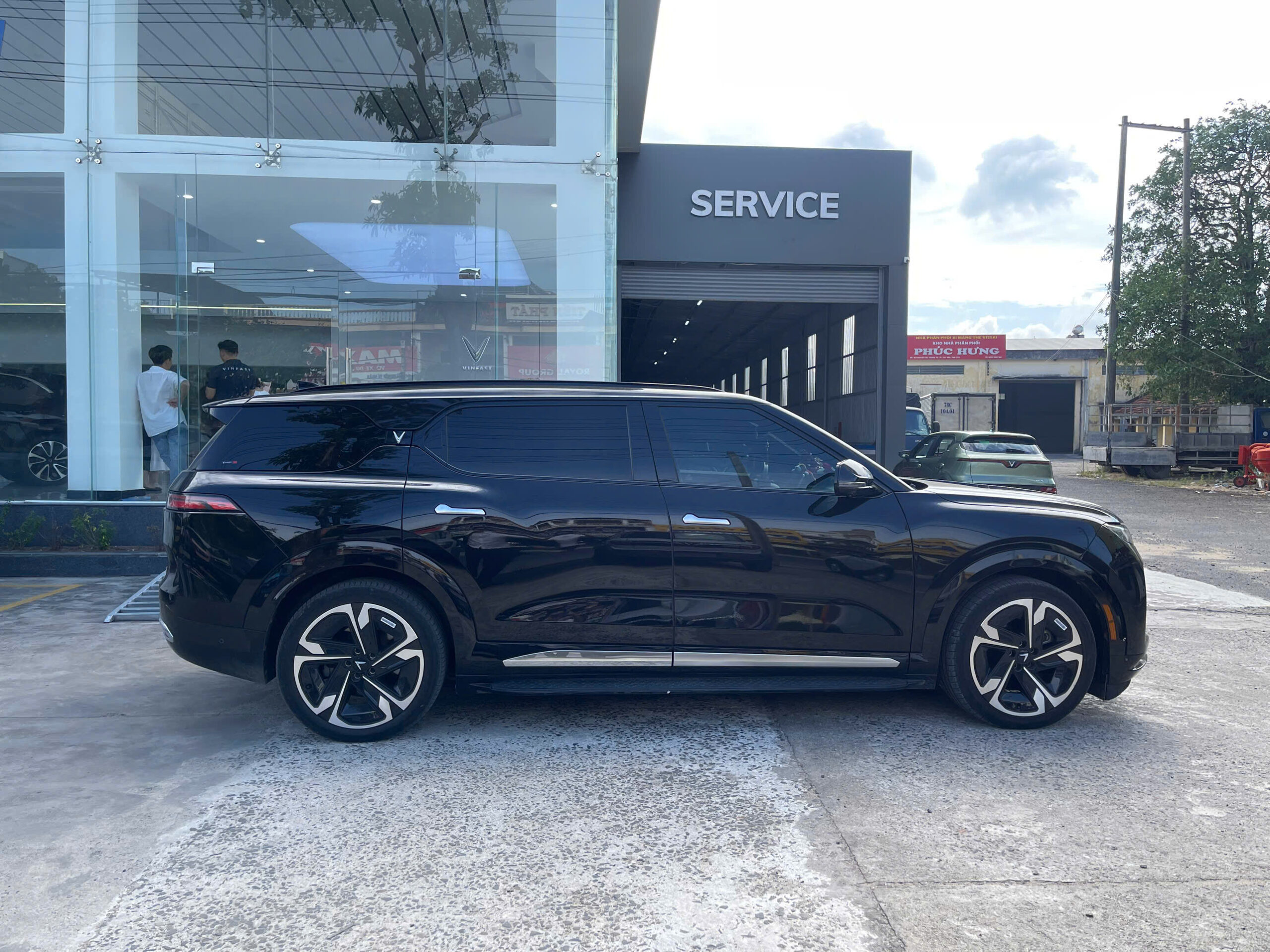 VinFast VF9 – SUV điện 7 chỗ cao cấp